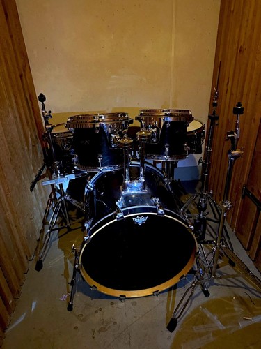 Semi professional drum kit - drum,
